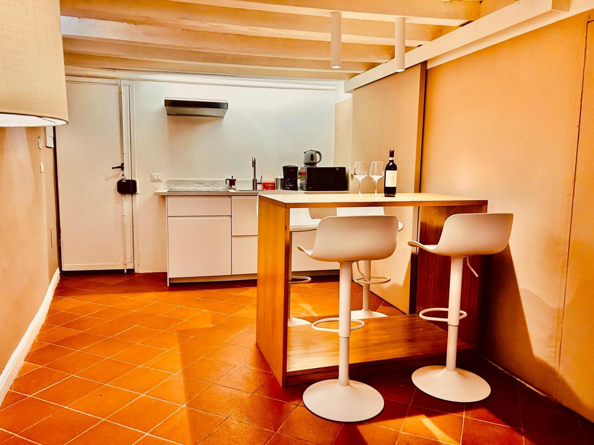 Amazing In Piazza Santa Croce Apartment